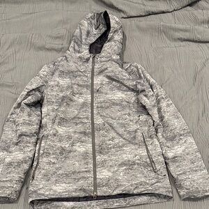 Lululemon Pinnacle Warmth Jacket Men’s Large – Waterproof, Down, Grey Camo